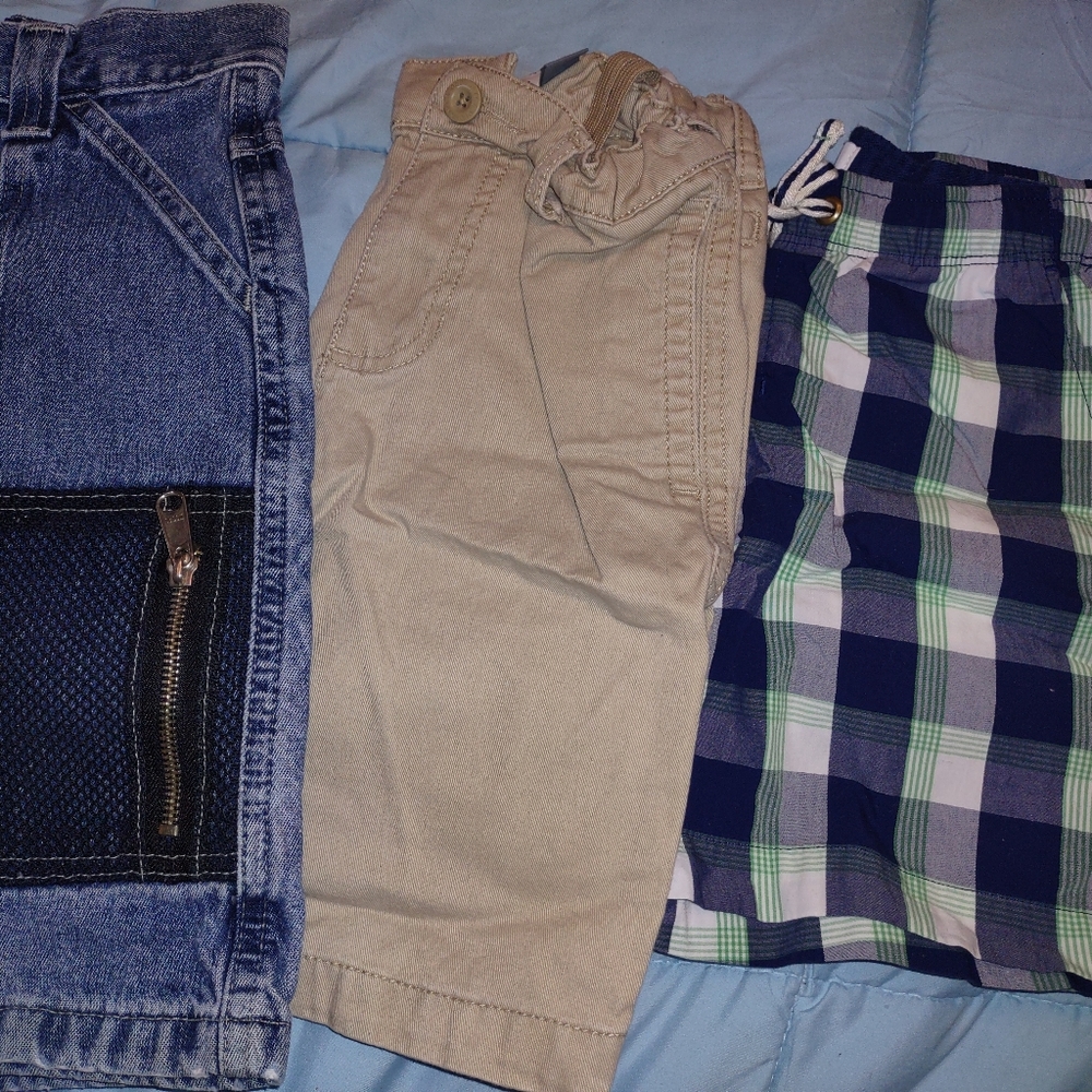 3 pairs of boy's sz 7 shorts!!